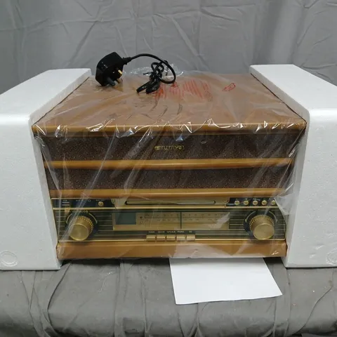 SANYO AM/FM RADIO WITH CD/USB – WOOD-CASED TABLETOP RADIO 