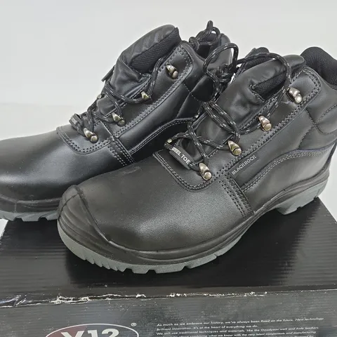 V12 ENDURA 2 SIZE 10
