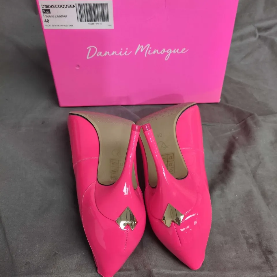 DANNII MINOGUE PINK PATENT LEATHER HIGH HEELS – UK7 (EU40) – BOXED