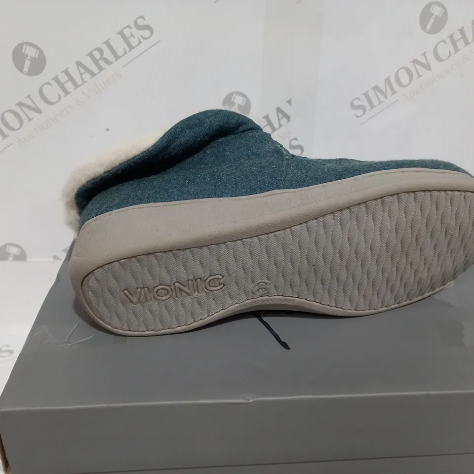 BOXED VIONIC BELEIVE SLIPPERS GREEN - SIZE 4