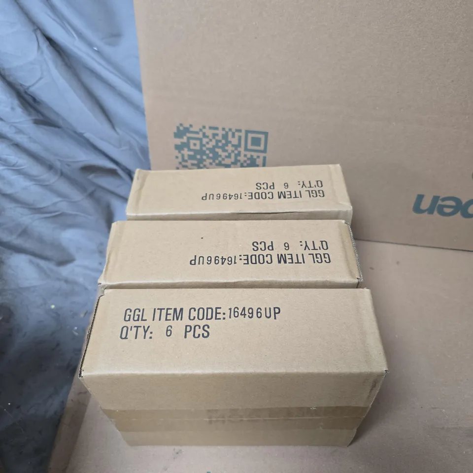 3 BOXES OF ASSORTED GISELA GRAHAM SMALL DECORATIONS 