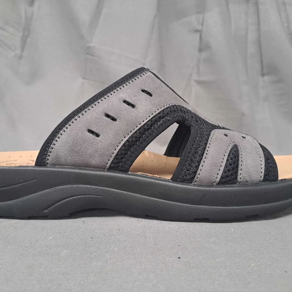 BOXED PAIR OF FLY FLOT OPEN TOE SANDALS IN GREY EU SIZE 46