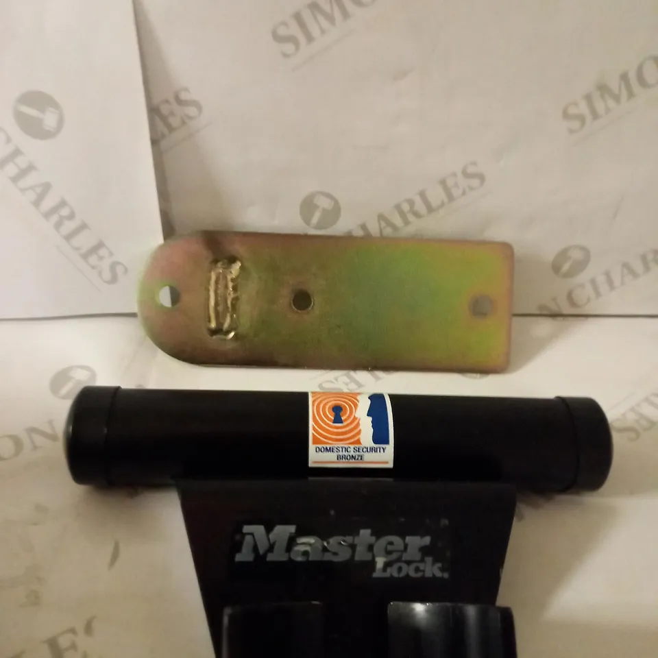 MASTER LOCK CARRACE PROTECTOR 