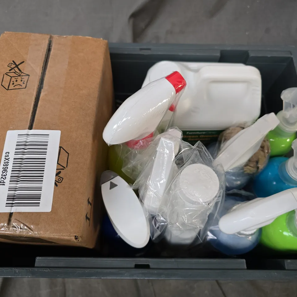 APPROXIMATELY 10 ASSORTED HOUSEHOLD LIQUID PRODUCTS TO INCLUDE ANTIMICROBIAL WOUND CARE, GREEN GROWTH REMOVER, ELBOW GREASE, ETC - COLLECTION ONLY