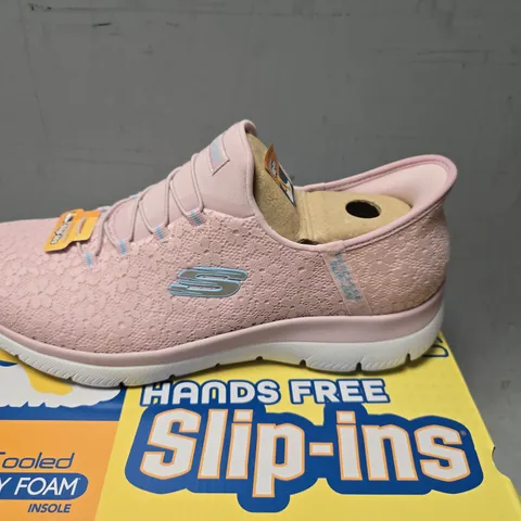 BOXED SKETCHERS SUMMITS LACEY GEM SIZE 9