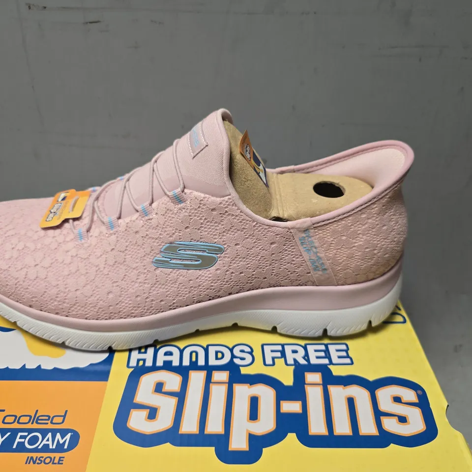 BOXED SKETCHERS SUMMITS LACEY GEM SIZE 9