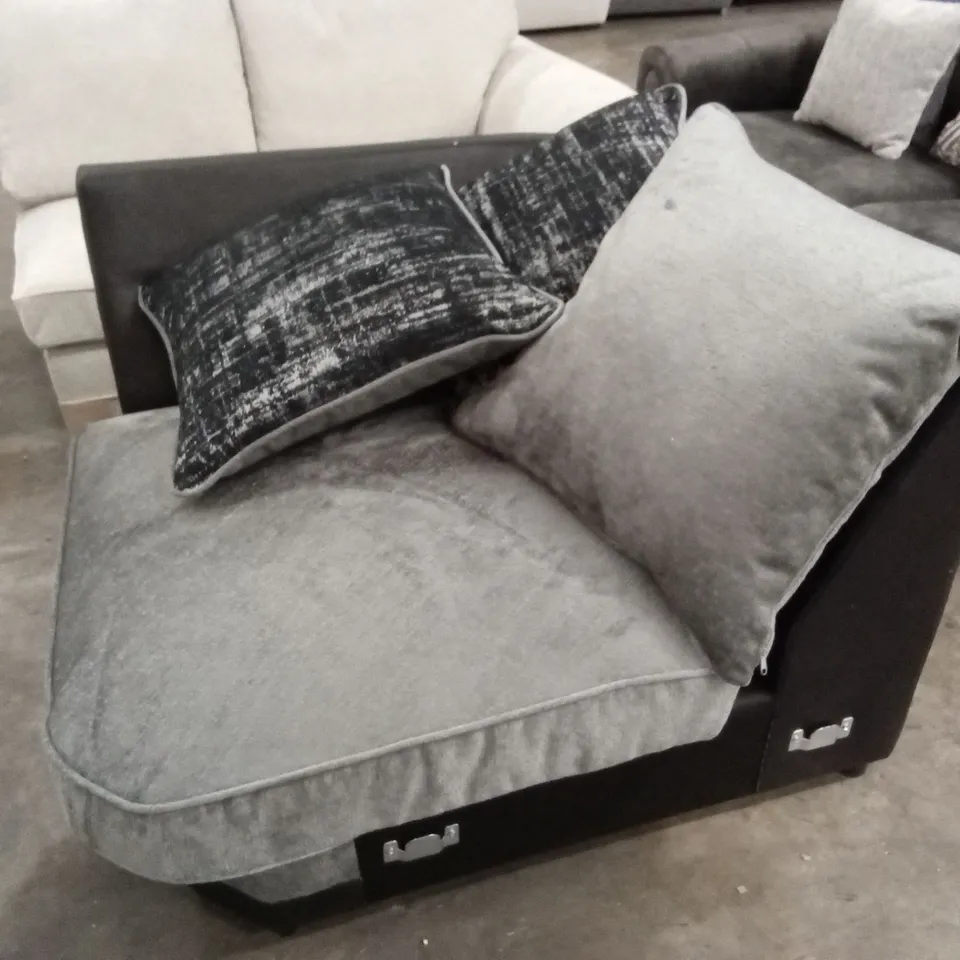 5 x ASSORTED DESIGNER SOFA PARTS AND PIECES