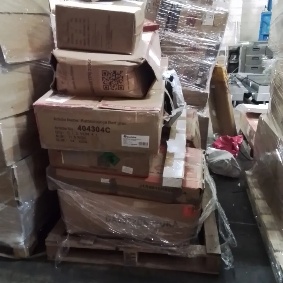 PALLET OF ASSORTED HOUSEHOLD GOODS AND PRODUCTS TO INCLUDE;RATTANLOUNGE FURNITURE,PILLOWS,ADVENT CALENDAR