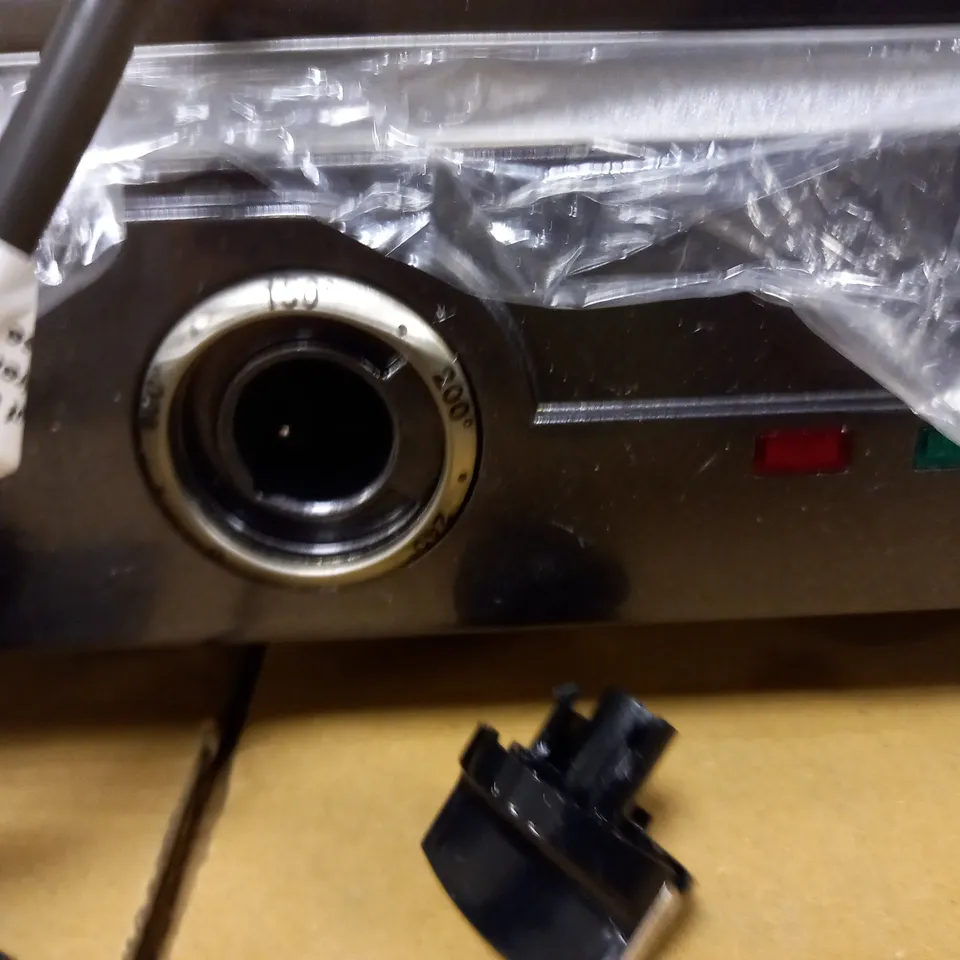 CUISINART GRIDDLE AND GRILL 