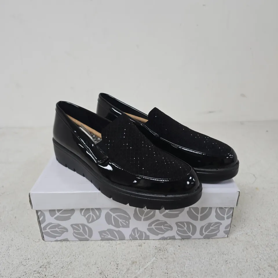 SHOE TREE COMFORT BARBARA BLACK PATENT LOAFERS – UK 6