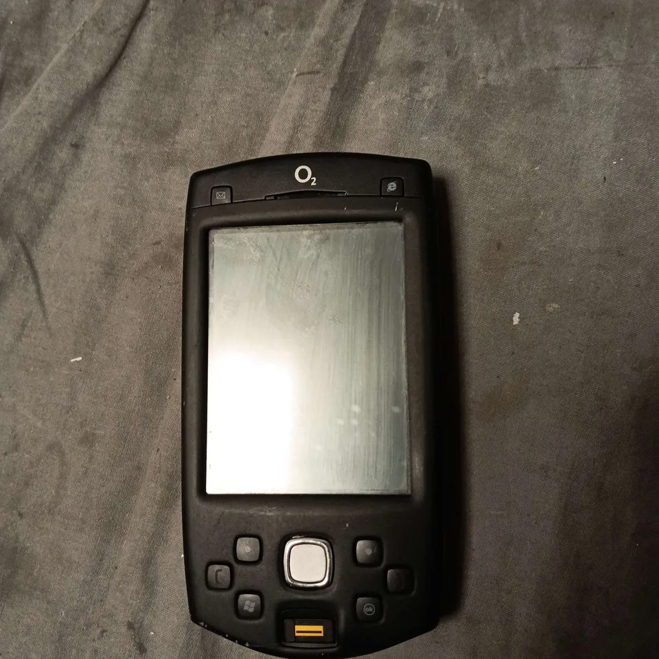 O2 MOBILE PHONE – BLACK TOUCHSCREEN WITH 3.0MP AF CAMERA