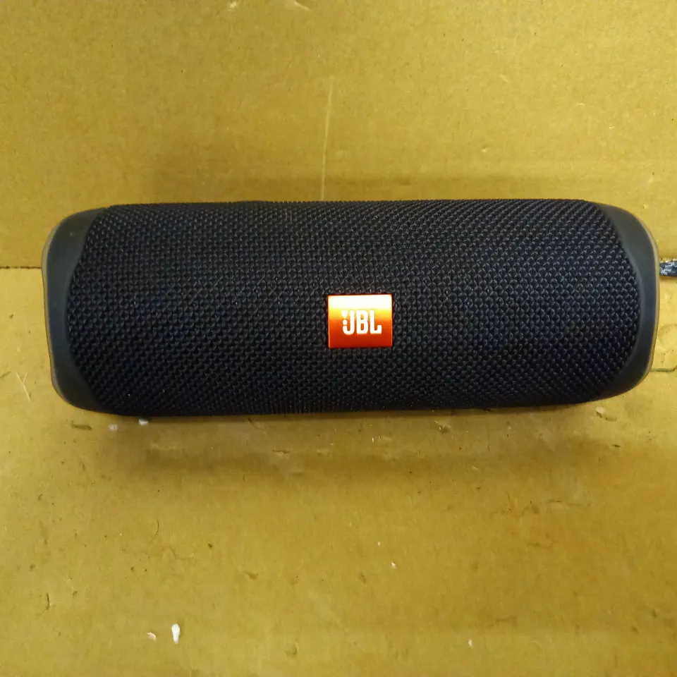 JBL FLIP 5 PORTABLE BLUETOOTH SPEAKER RRP £119