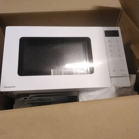 BOXED PANASONIC NN-ST64QWBPQ FREESTANDING MICROWAVE, WHITE