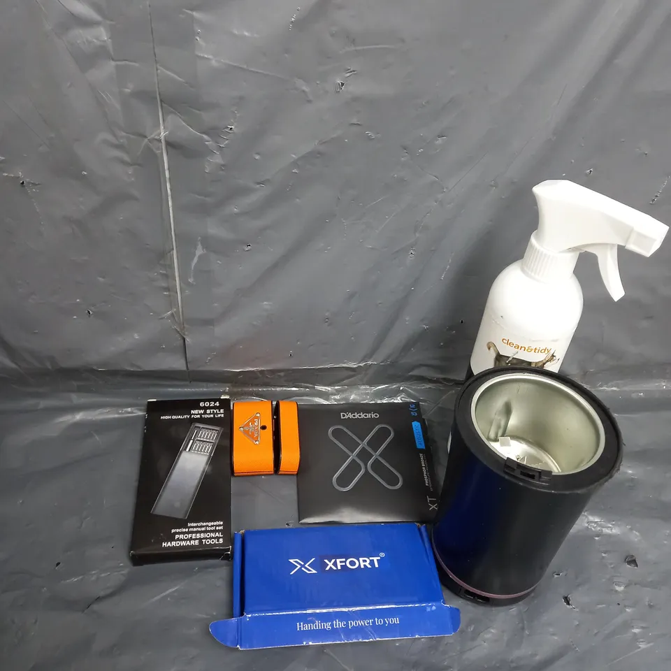 APPROXIMATELY 10 ASSORTED HOUSEHOLD ITEMS TOO INCLUDE DOG CLEANER , LOCKS , HARDWARE TOOL , ETC 