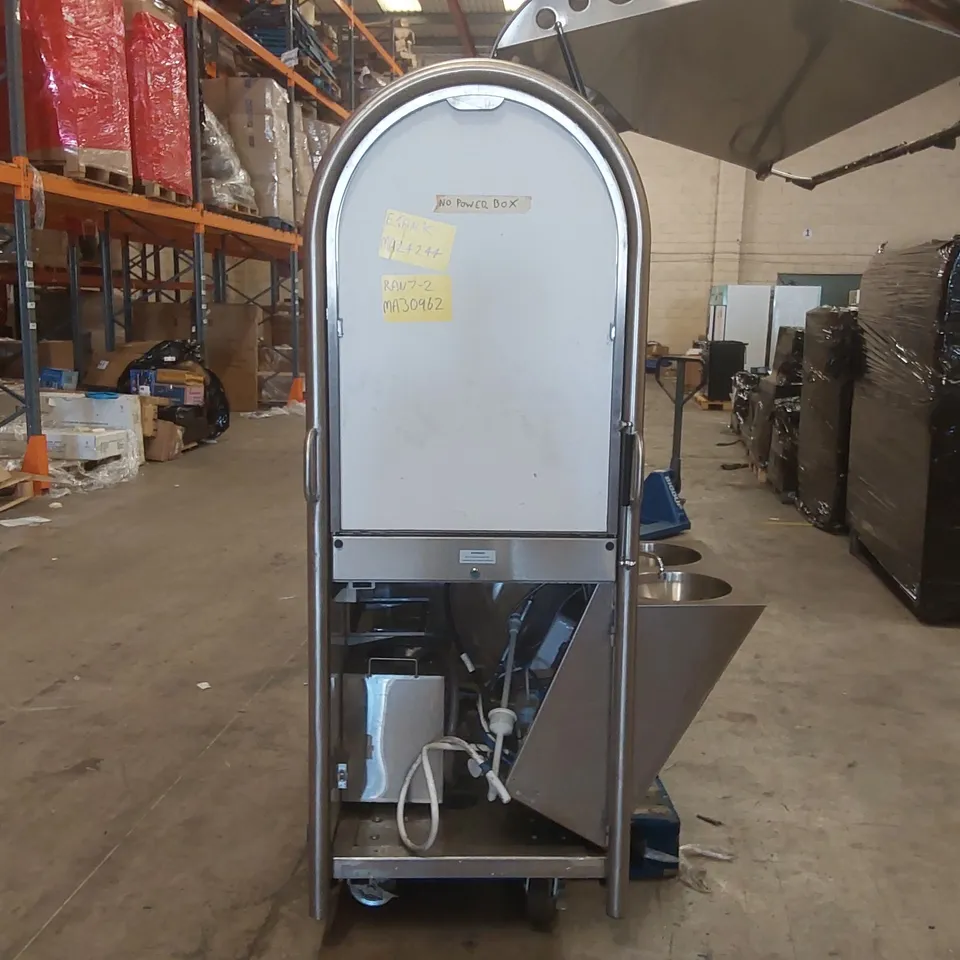 TANK STAINLESS STEEL MOBILE FOOD AND DRINK CATERING STATION