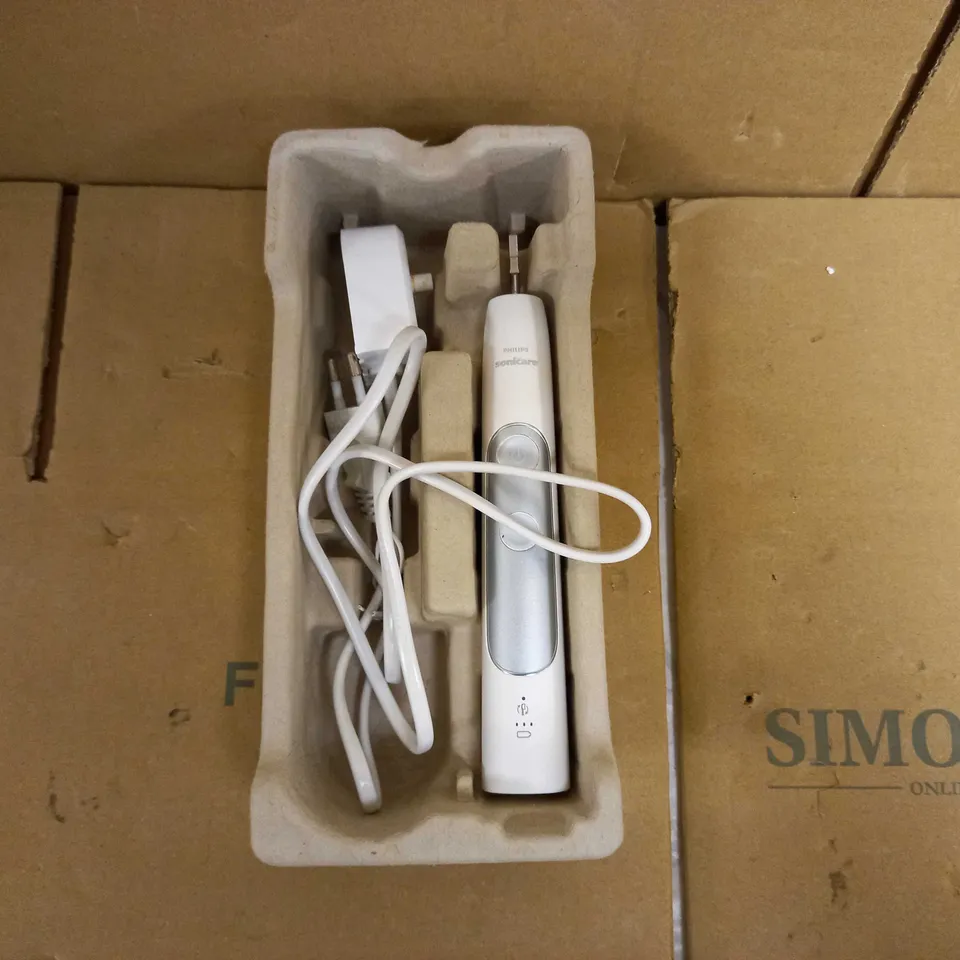 PHILIPS SONICARE EXPERTCLEAN 7300 ELECTRIC TOOTHBRUSH