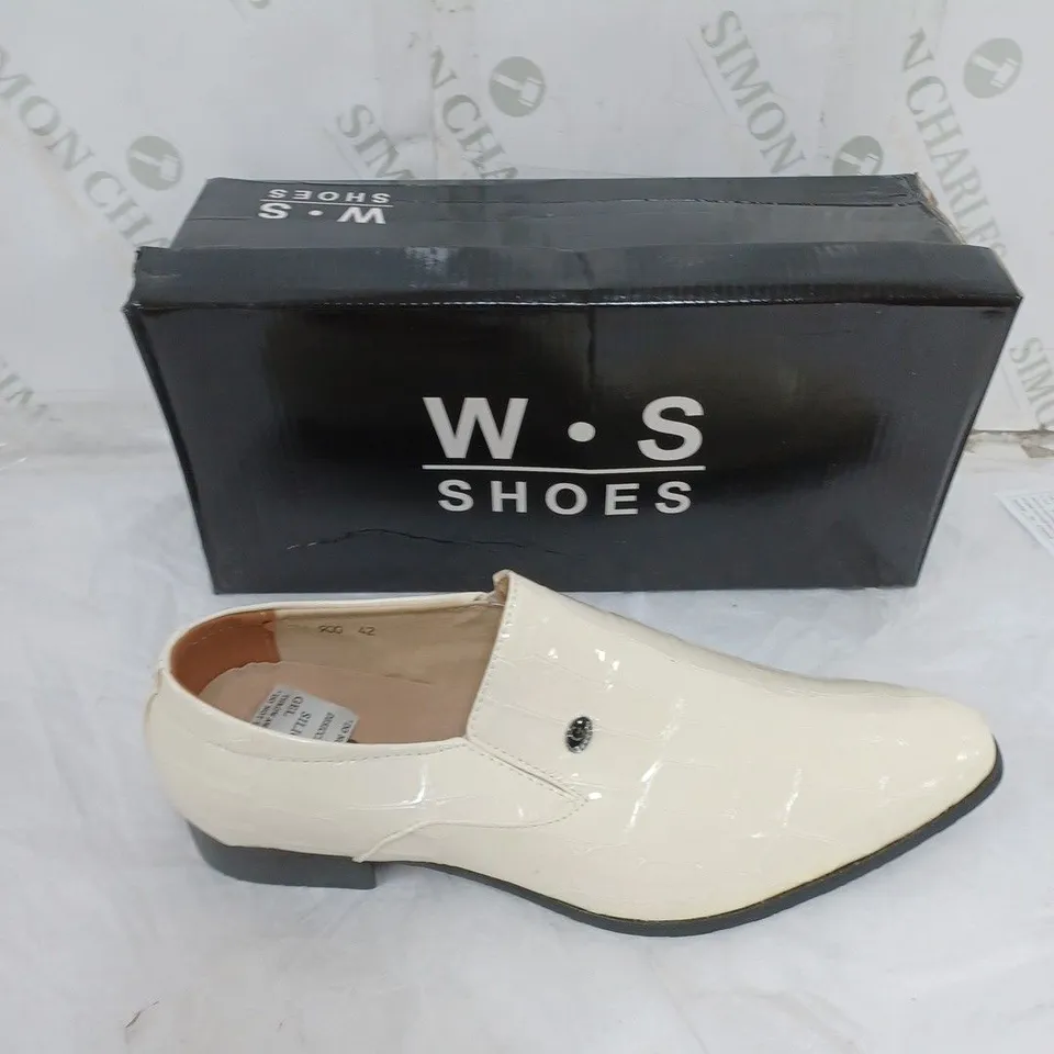 LARGE BOX OF APPROXIMATELY 10 BOXED W.S WHITE CROC SUIT SHOES IN VARIOUS SIZES 