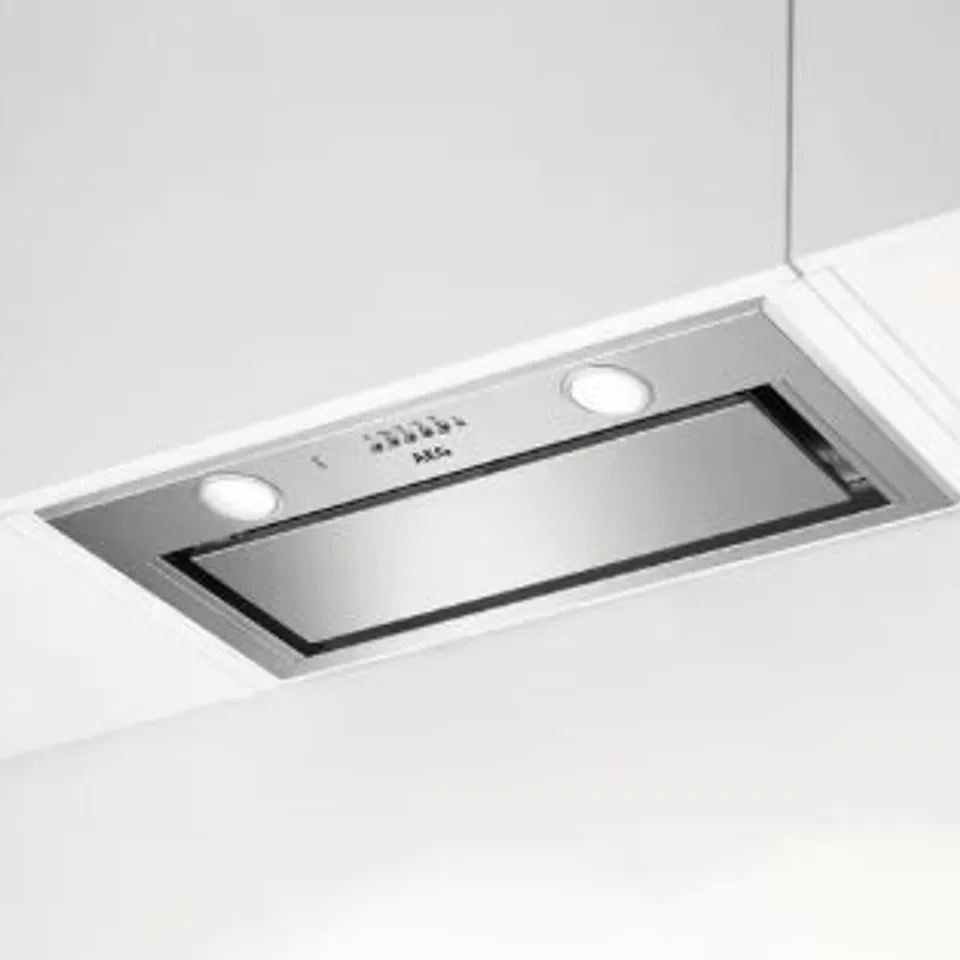 AEG CHIMNEY COOKER HOOD STAINLESS STEEL Model DGE5661HM RRP £417
