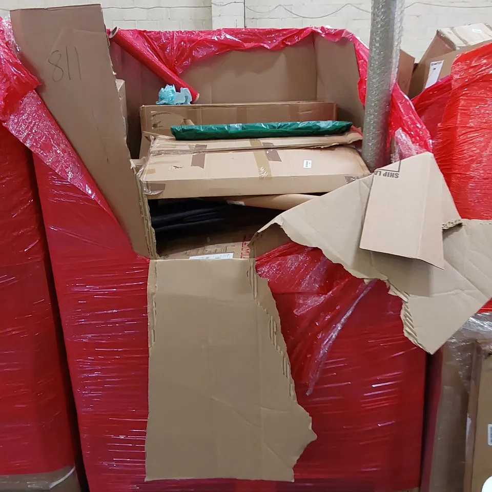 PALLET OF ASSORTED HOUSEHOLD ITEMS AND CONSUMER PRODUCTS. INCLUDING BABY PLAYPENS, STEERING WHEEL LOCKS, FLOWER POT,  RETRACTABLE GARDEN HOSE REEL, BOXED FURNITURE ETC 