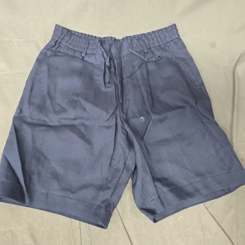 HUGO BOSS SHORTS IN NAVY SIZE UK 46
