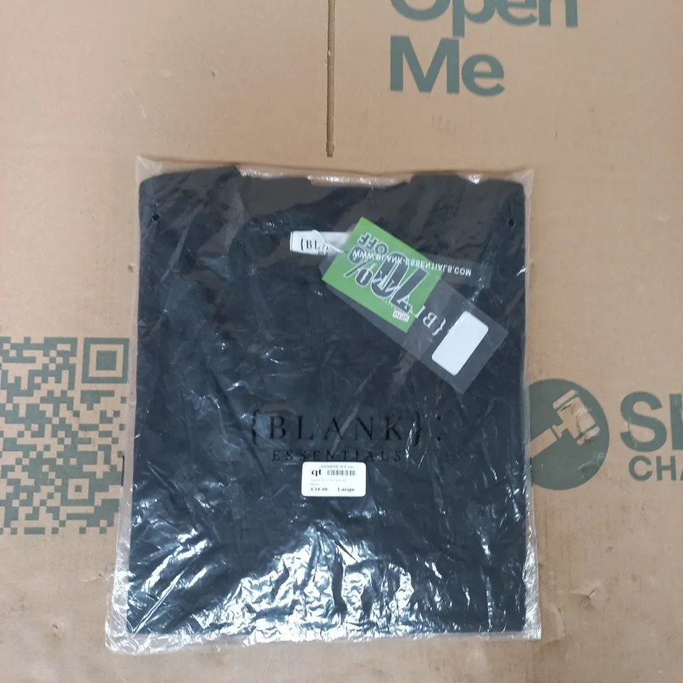 BAGGED BLANK ESSENTIALS ARCH HD T-SHIRT IN BLACK SIZE LARGE