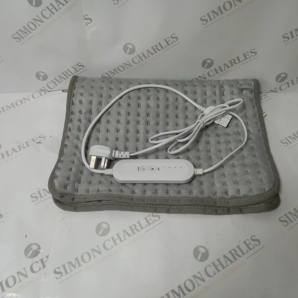 BOXED HEATED PAD IN GREY 40 X 60 CM