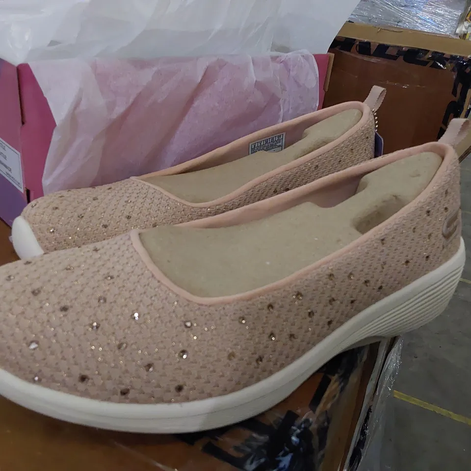 PALLET OF 36 CASES EACH CONTAINING 4 PAIRS OF BOXED SKECHERS SIZE 8 ROSE ARYA BALLET PUMP WITH AIR-COOLED MEMORY FOAM