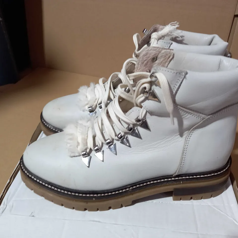 MODA IN PELLE CHIKKARA HIKER BOOTS WHITE LEATHER UK 6