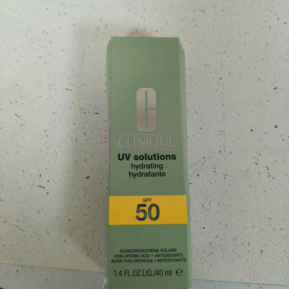 CLINIQUE UV SOLUTIONS HYDRATING SUNSCREEN SPF 50 – 40ML