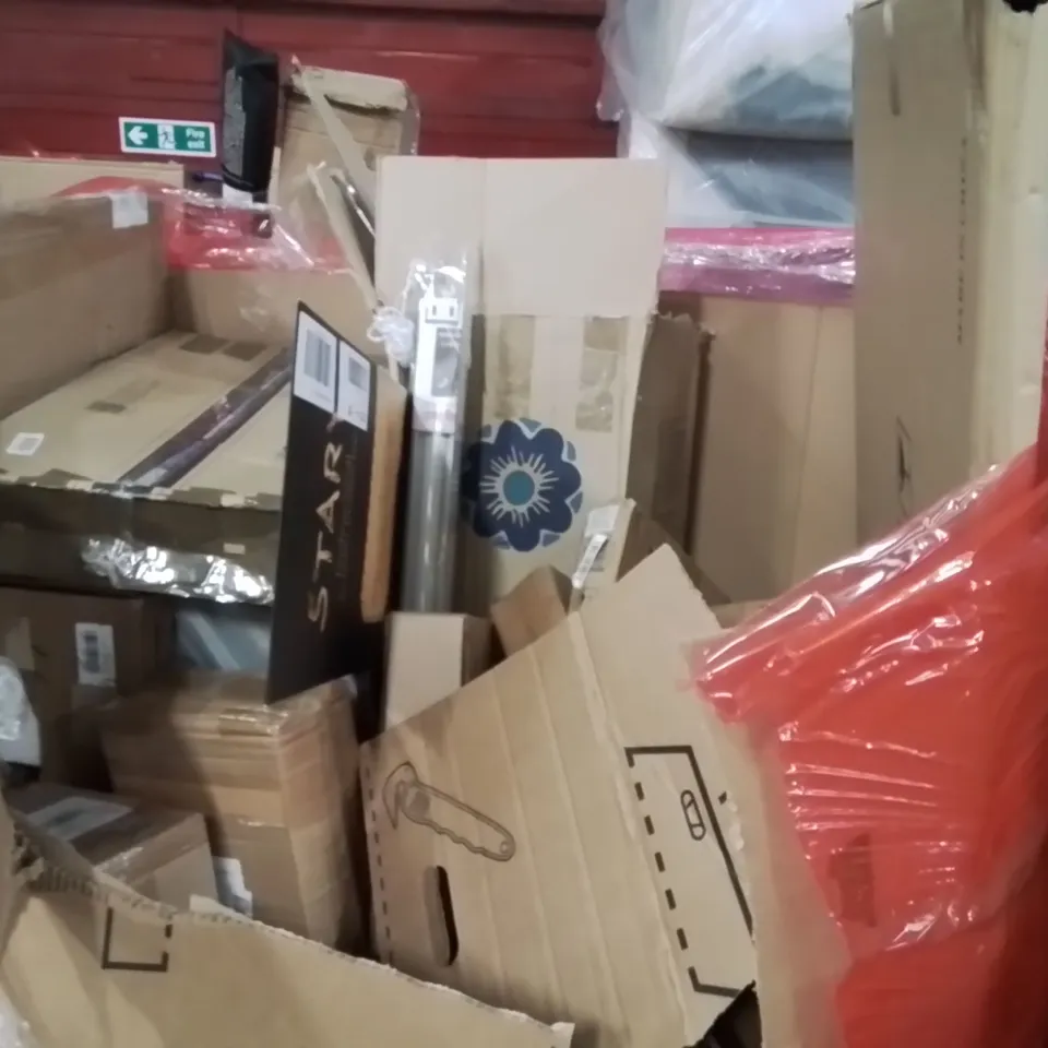 PALLET OF ASSORTED HOUSEHOLD GOODS AND PRODUCTS TO INCLUDE;MUSIC BOXING MACHINE,TENNIS RACKET,ELECTRONIC KEYBOARD 