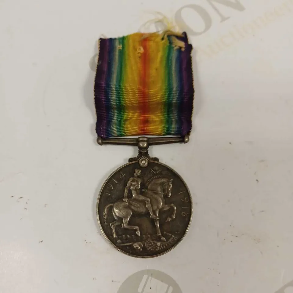 FIRST WORLD WAR SERVICE MEDAL 1914-1918