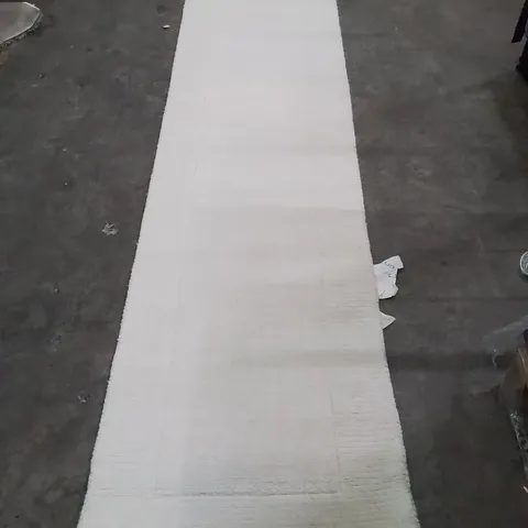 QUALITY DESIGNER AREA RUG - APPROXIMATELY 310X70CM