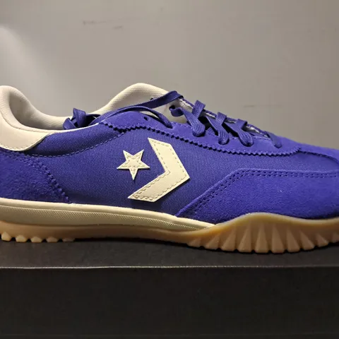 BOXED CONVERSE BLUE RUN STAR TRAINER -  UK 7 