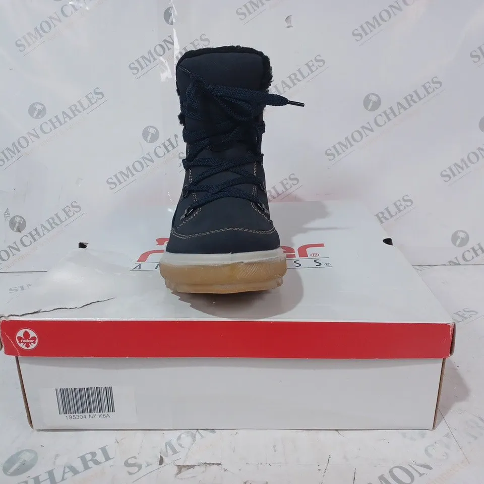 BOXED PAIR OF RIEKER WARM HIKING BOOTS IN NAVY - 6.5