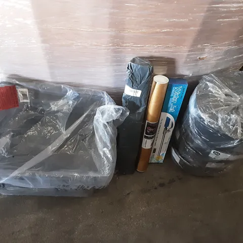 LARGE PALLET OF ASSORTED HOMEWARE ITEMS TO INCLUDE WATER JET ATTACHMENTS, STORAGE TRAYS, MAPS ETC