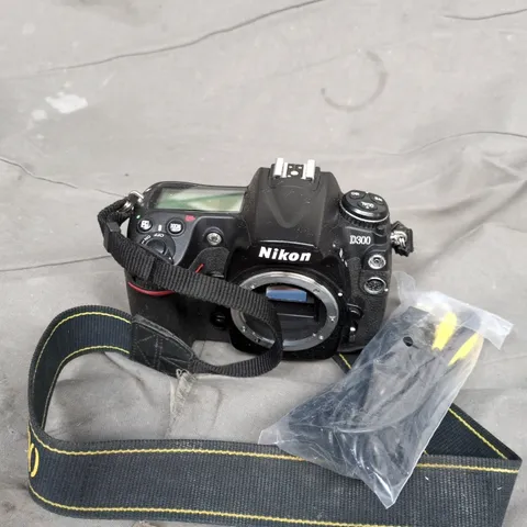 NIKON D300 CAMERA