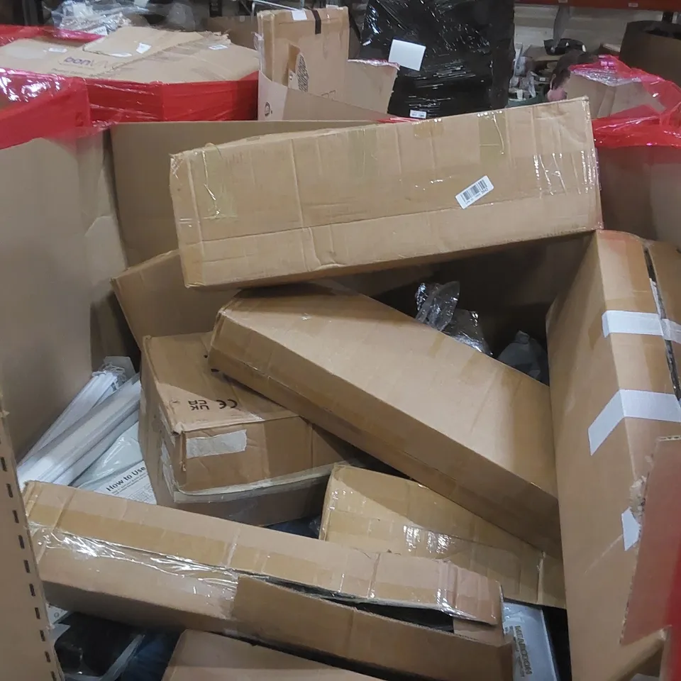 PALLET OF ASSORTED ITEMS TO INCLUDE:  CEILING FAN, CLOTHES DRYING RACK, MUSIC BOXING MACHINE, FANCY DRESS PROP, LED AQUARIUM LIGHT ECT