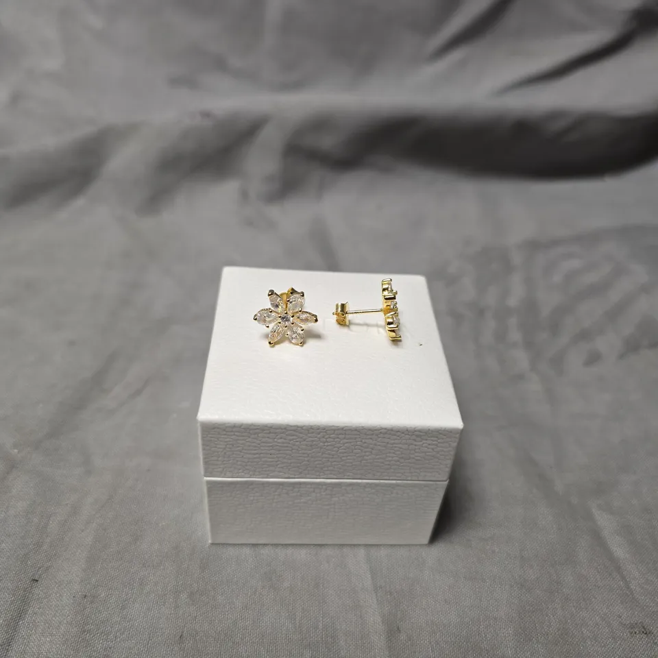 PANDORA GOLD-TONE FLOWER STUD EARRINGS WITH CLEAR STONES (PAIR) – BUTTERFLY BACKS, S925 STAMP