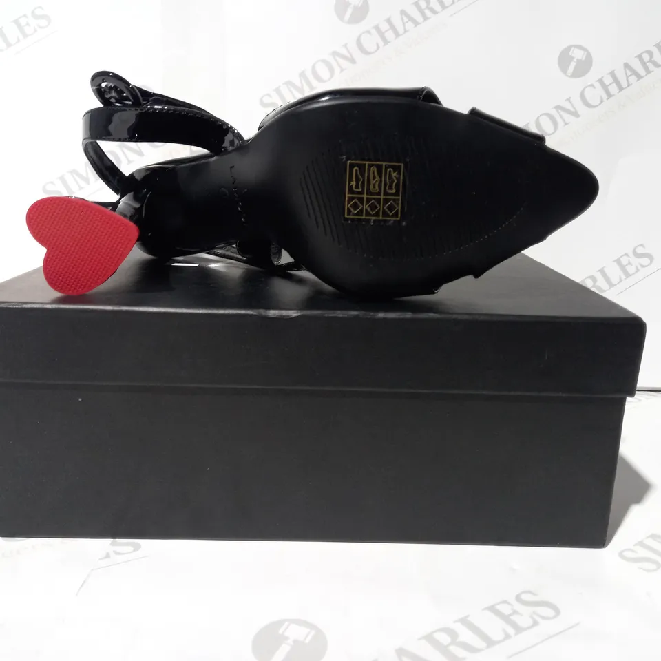 BOXED PAIR OF LAMODA OPEN TOE HEART HEEL SHOES IN BLACK UK SIZE 5