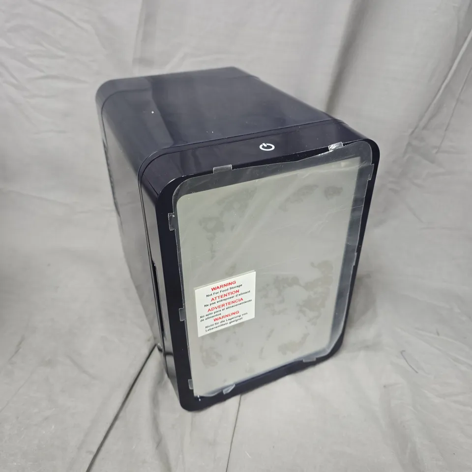 BOXED SO CHILL! MINI FRIDGE INFINITY