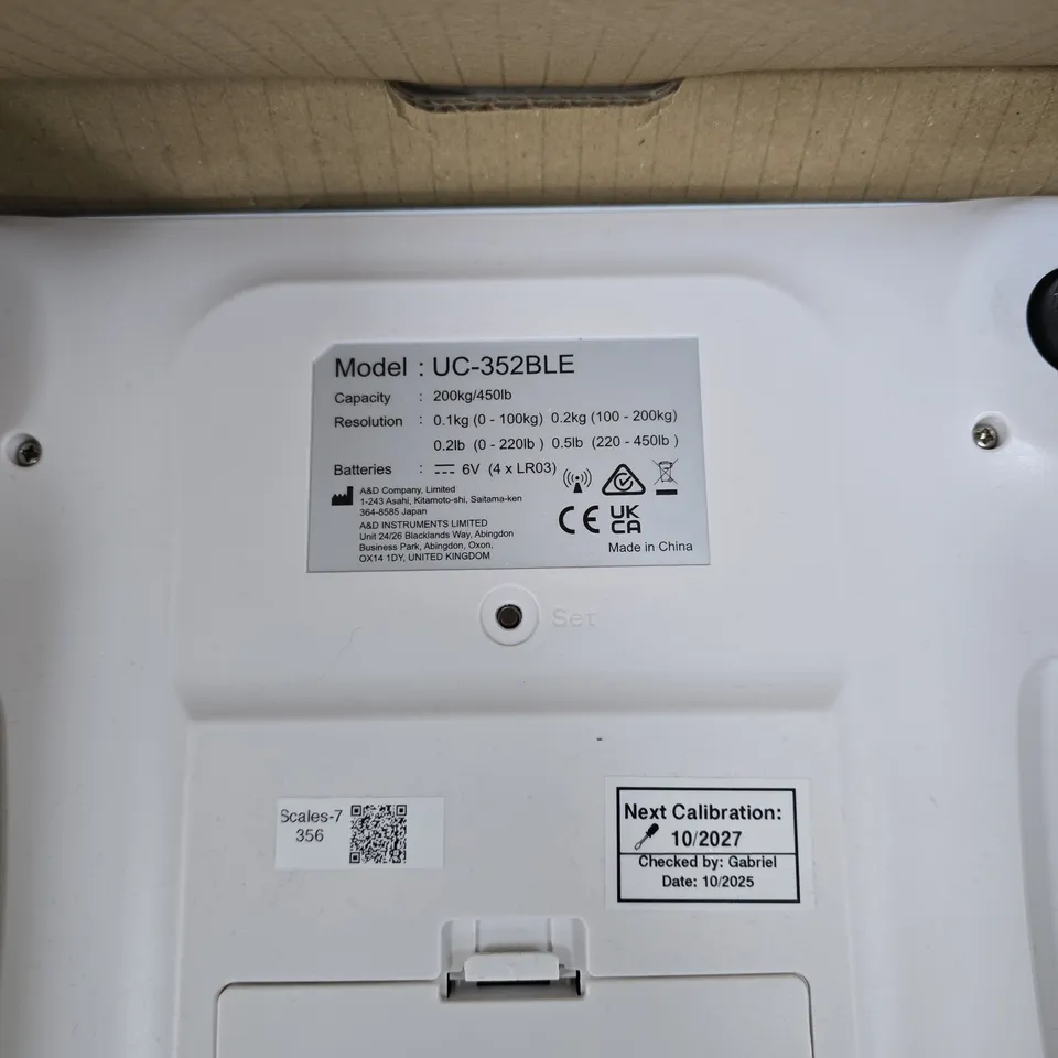 A&D MEDICAL UC-352BLE DIGITAL SCALE – 200KG CAPACITY (BLE)