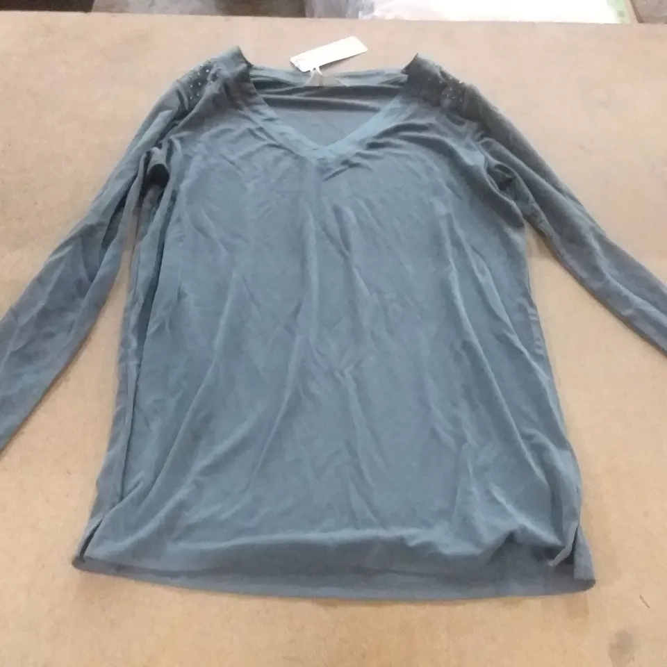 BOX OF APPROXIMATELY 20 DANNII MINOGUE STUD DETAIL LONG SLEEVE TOP PETITE - GREY X-SMALL