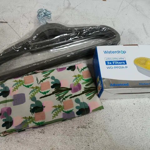 APPROXIMATELY 15 ASSORTED HOUSEHOLD PRODUCTS TO INCLUDE WATER FILTER, HANGERS, HOME DECOR ETC 