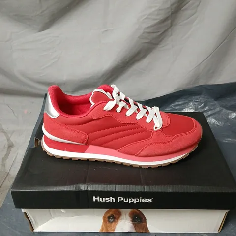 HUSH PUPPIES TIERNEY TRAINER RED SIZE 6 BOXED