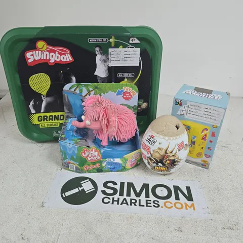 APPROXIMATELY 12 ASSORTED TOYS & GAMES PRODUCTS TO INCLUDE SWINGBALL, MINI VENDING MACHINE, ZURU ROBO ALIVE DINO FOSSIL FIND, ETC