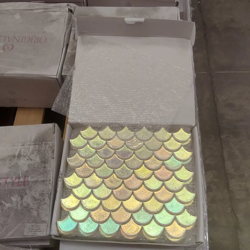 PALLET CONTAINING APPROXIMATELY 107x MOSAIC TILES