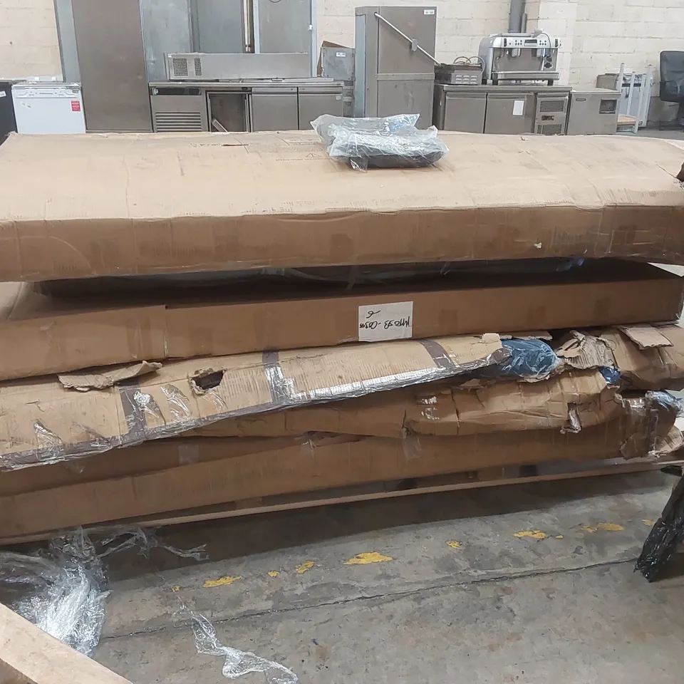 PALLET CONTAINING A LARGE ASSORTMENT OF FURNITURE PARTS 
