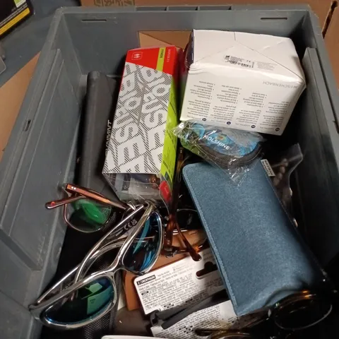 APPROXIAMTELY 15 ASSORTED SUNGLASSES/SPECTACLES IN VARIOUS DESIGNS