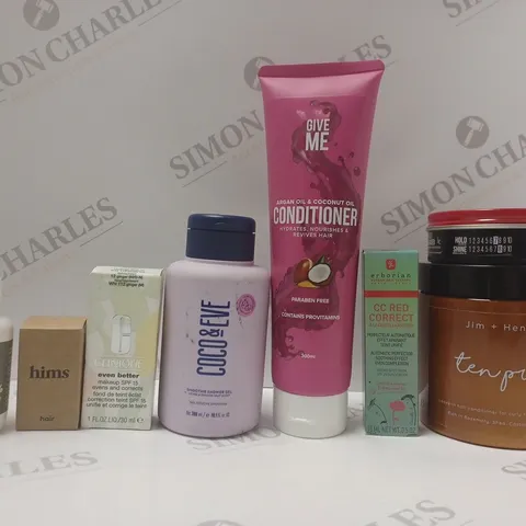BOX OF APPROX 8 ASSORTED BEAUTY PRODUCTS TO INCLUDE CLINIQUE EVEN BETTER MAKEUP 30ML #12 GINGER, COCO&EVE SHOWER GEL, ERBORIAN CC RED CORRECT CREAM, ETC