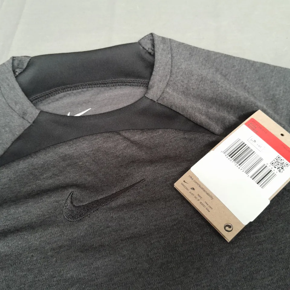 NIKE DRI-FIT KIDS GREY T-SHIRT - L